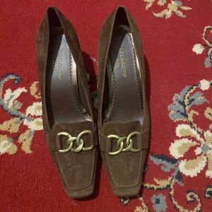 Liz Claiborne Flex brown suede heels